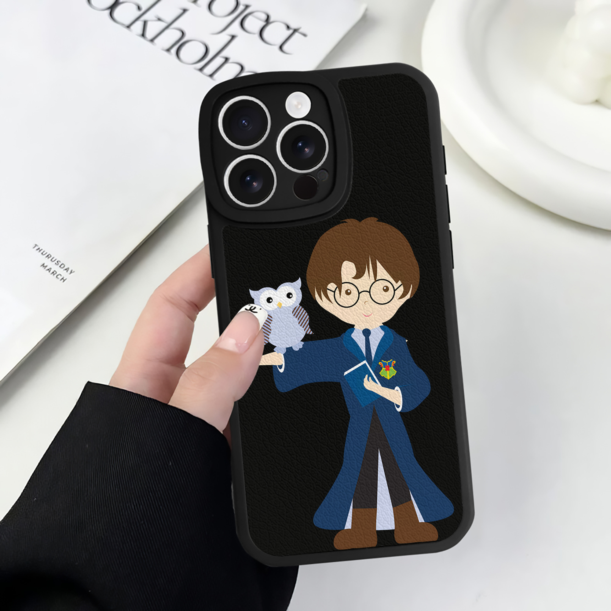 （画像用） Harry Potter ハリー・ポッターシリーズ 【iPhone 16シリーズ対応】シリコンスマホケース（レザー調） 材質：シリコン